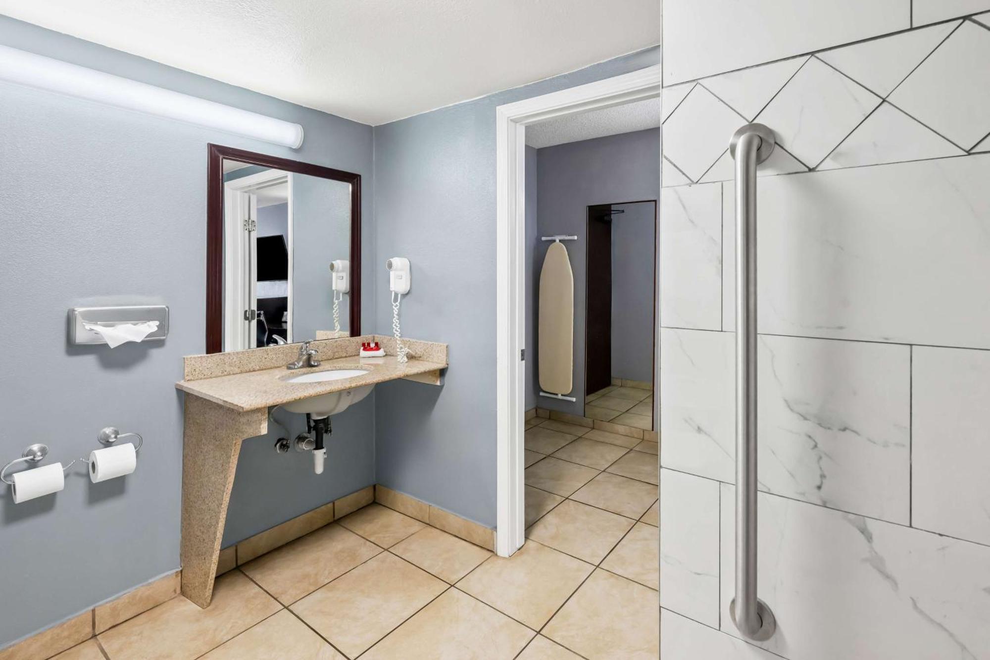 Surestay Plus Hotel By Best Western Lubbock Medical Center Екстериор снимка