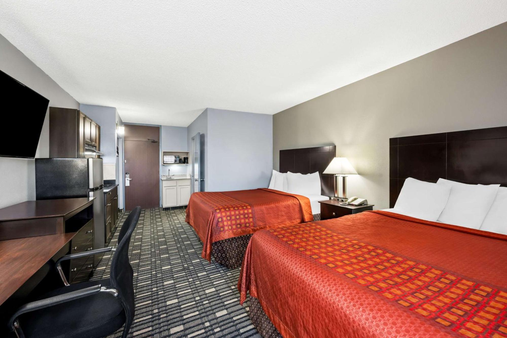Surestay Plus Hotel By Best Western Lubbock Medical Center Екстериор снимка
