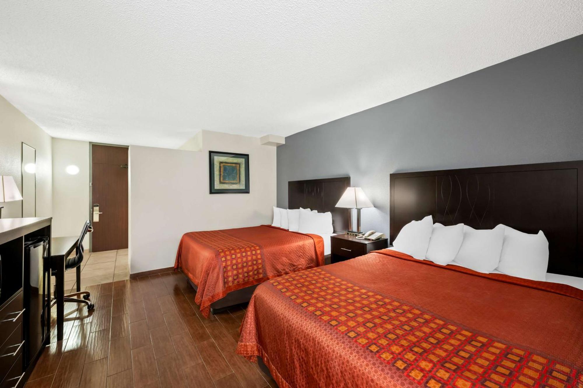 Surestay Plus Hotel By Best Western Lubbock Medical Center Екстериор снимка
