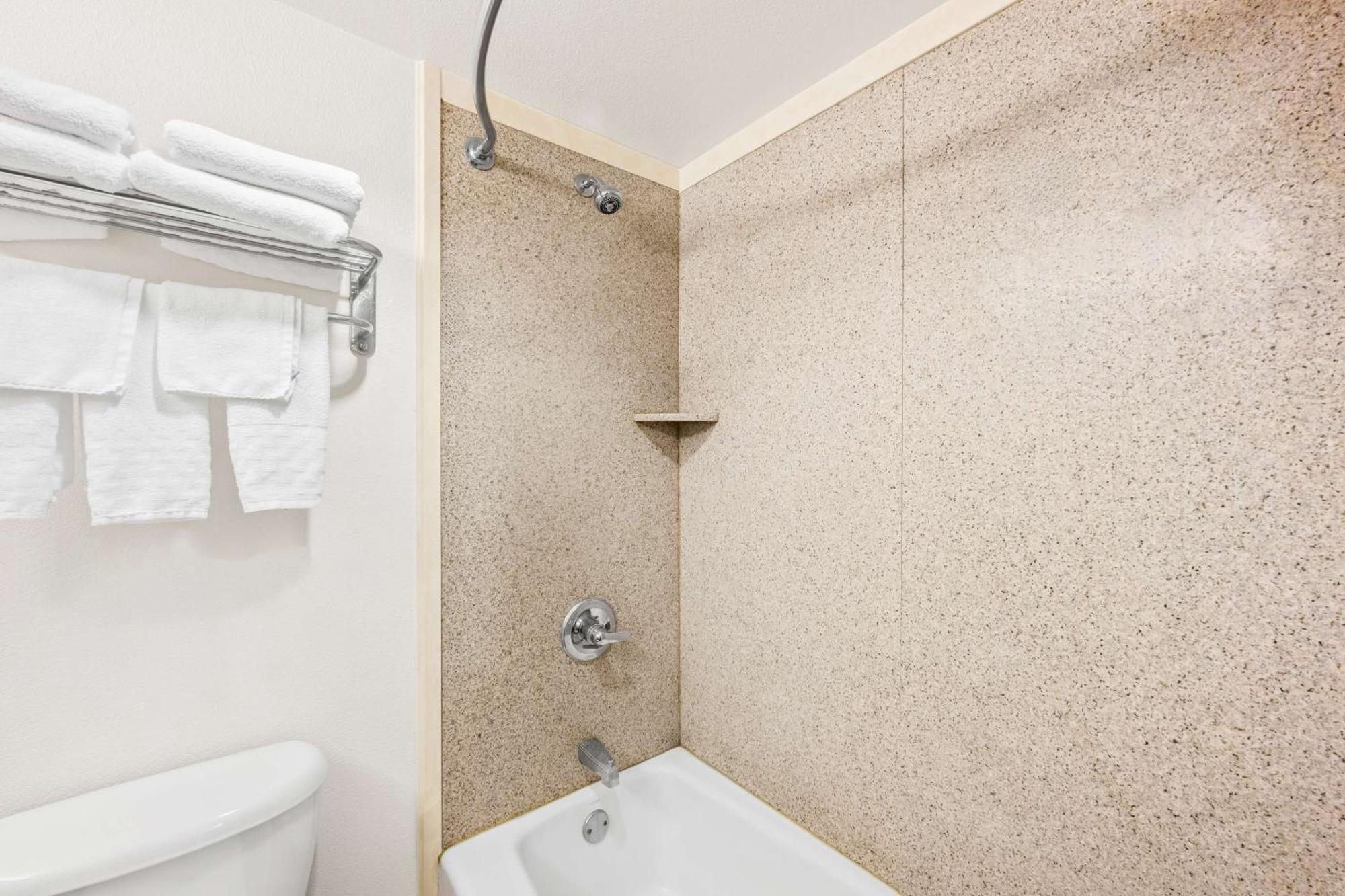 Surestay Plus Hotel By Best Western Lubbock Medical Center Екстериор снимка
