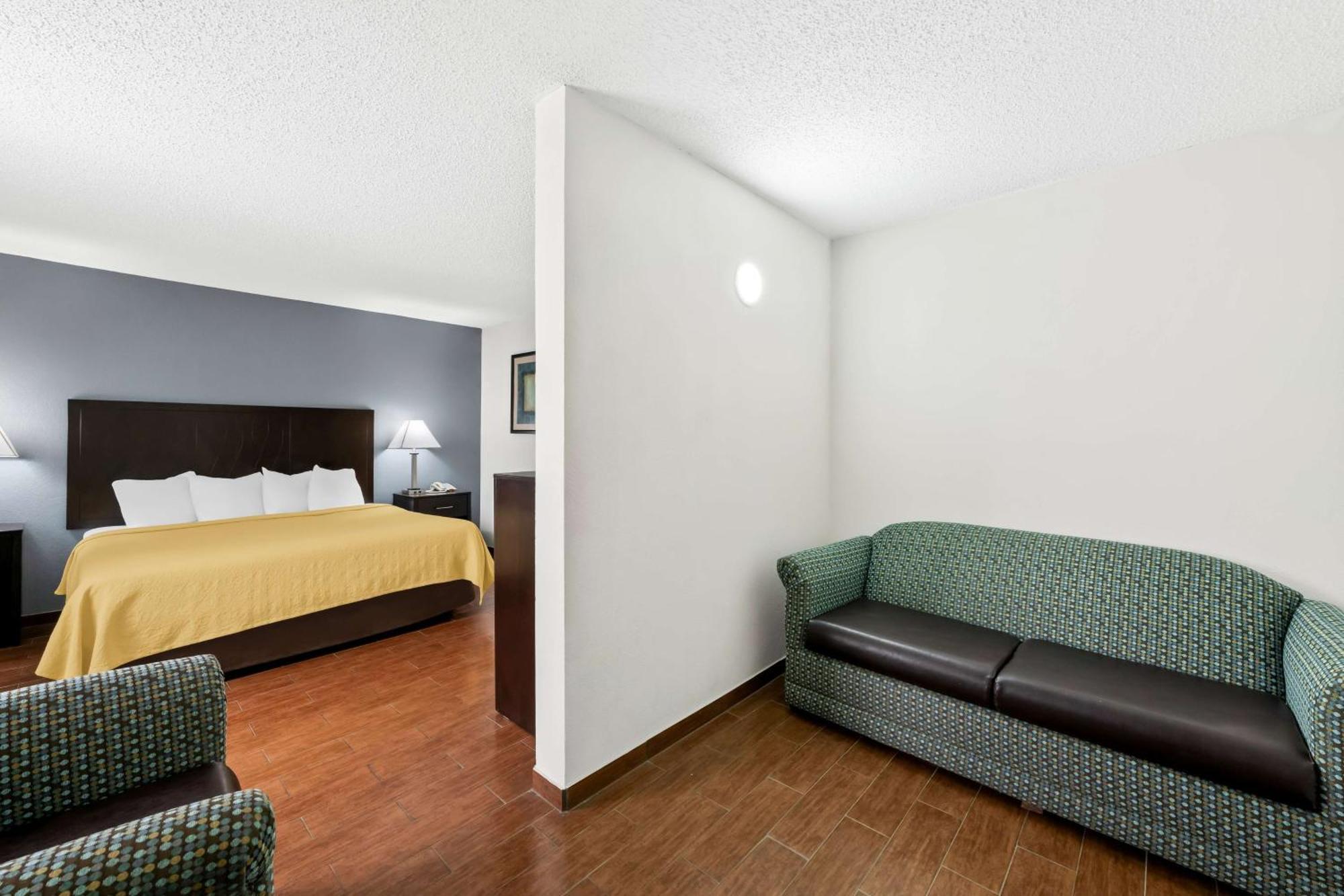 Surestay Plus Hotel By Best Western Lubbock Medical Center Екстериор снимка