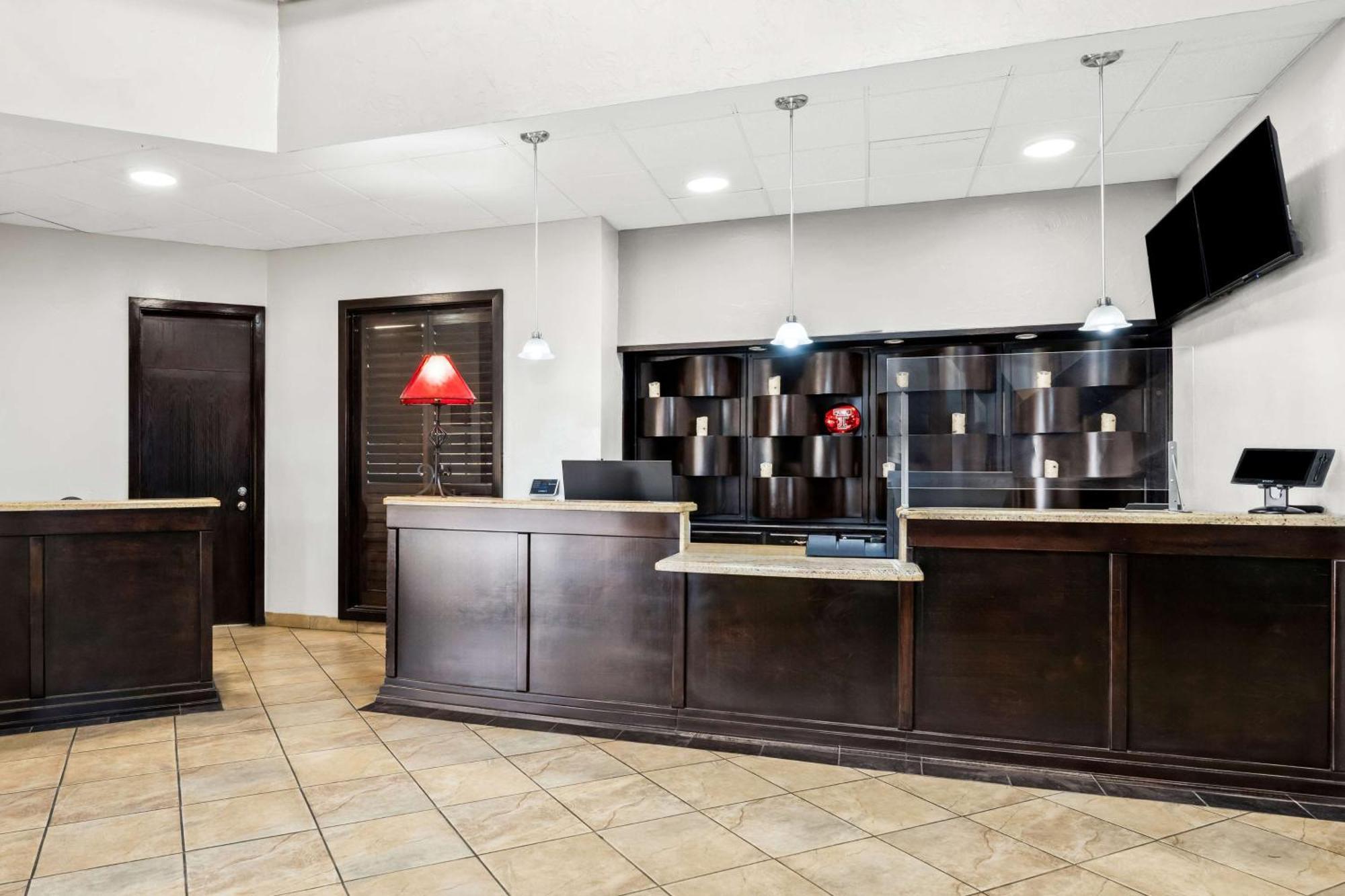 Surestay Plus Hotel By Best Western Lubbock Medical Center Екстериор снимка