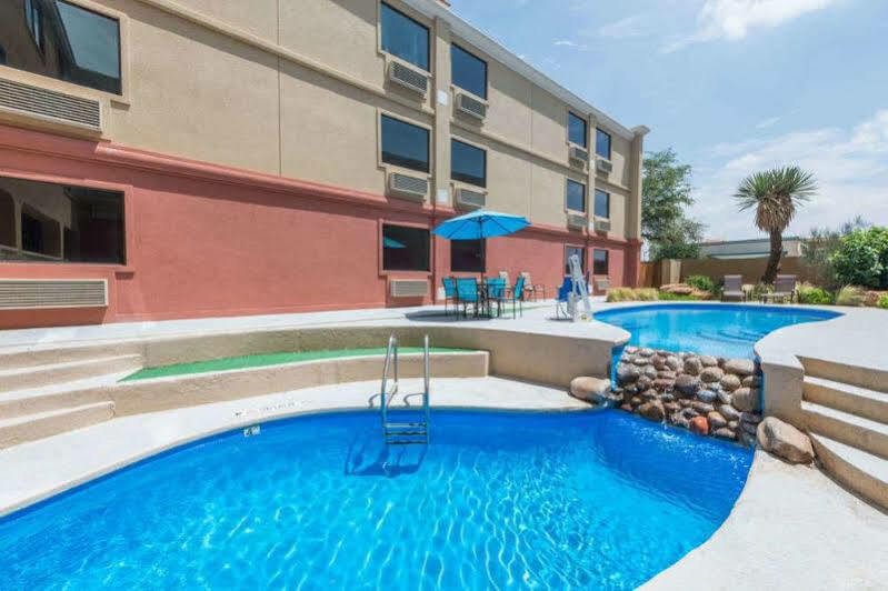 Surestay Plus Hotel By Best Western Lubbock Medical Center Екстериор снимка